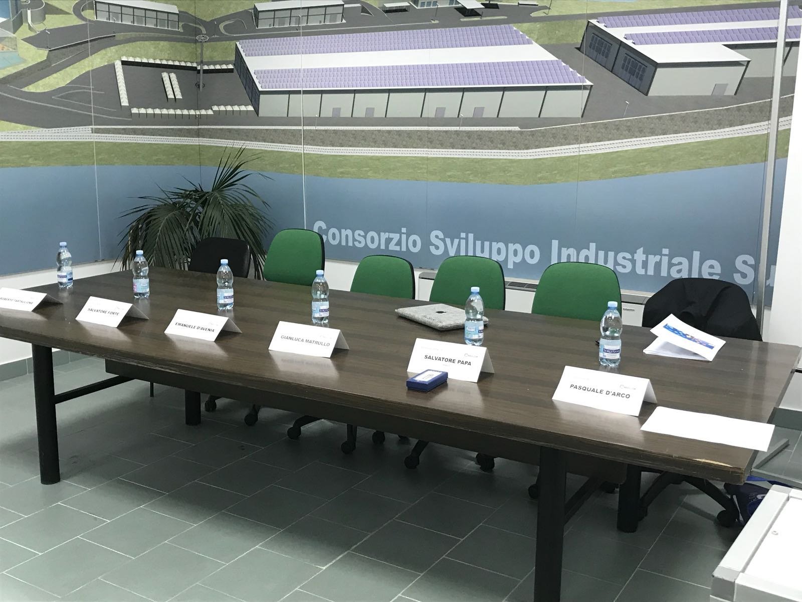 Il tavolo dei relatori al Consorzio per lo Sviluppo Industriale del Sud Pontino a Gaeta